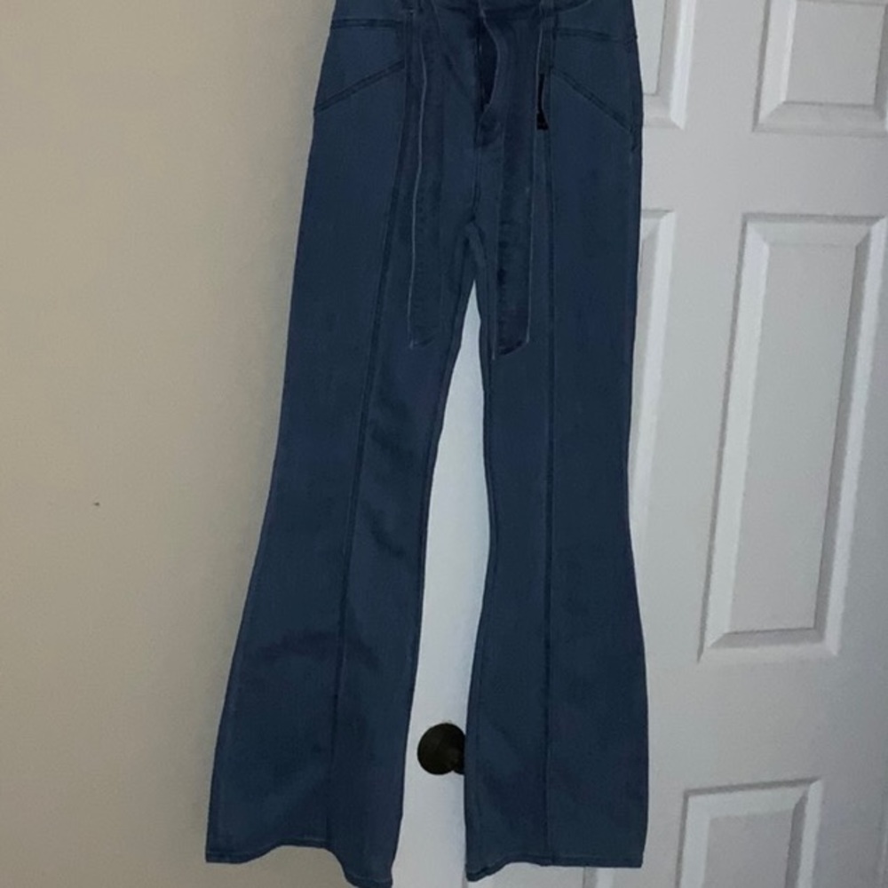New with tags Express Bell flare super high rise soft jeans